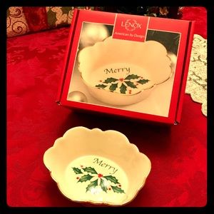 Lenox Holiday Oval Fluted Dish